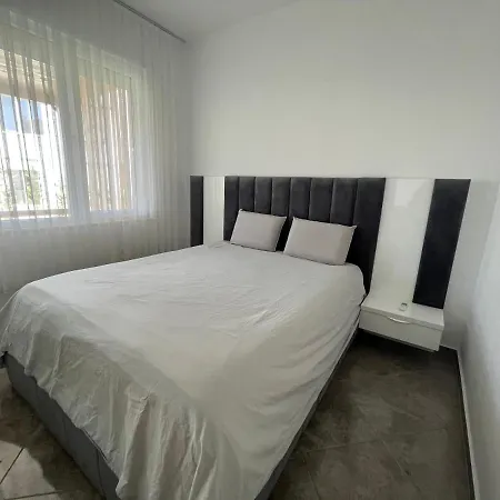 Tatil Evi Loving 2- Bedrooms Vacation Home With Free Parking Dıraç