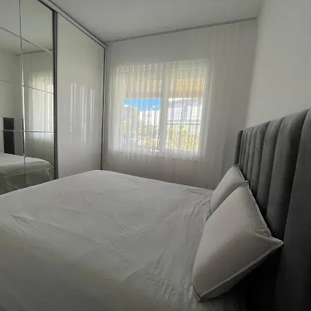 Loving 2- Bedrooms Vacation Home With Free Parking Dıraç